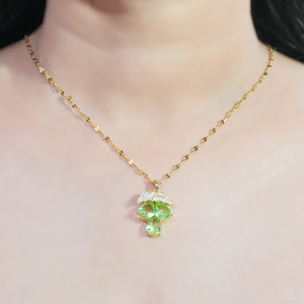 Green Gemstone Golden Leaves Necklace