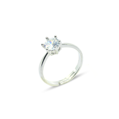 Prong-Set Ring in Timeless Style
